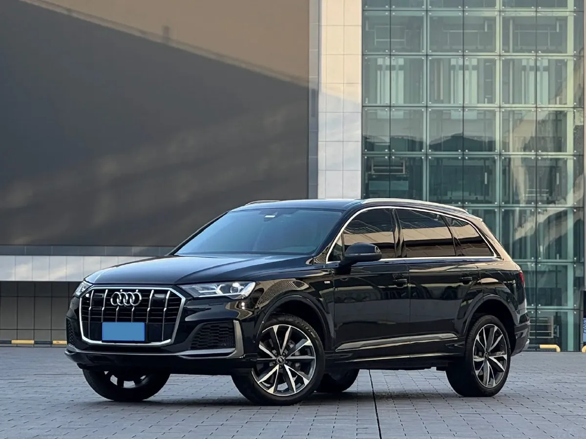 2023 Audi Q7 2.0T 265HP L4 8AT,autocango,china used car exporter,china ev exporter,chinese used car exporter,chinese used ev exporter