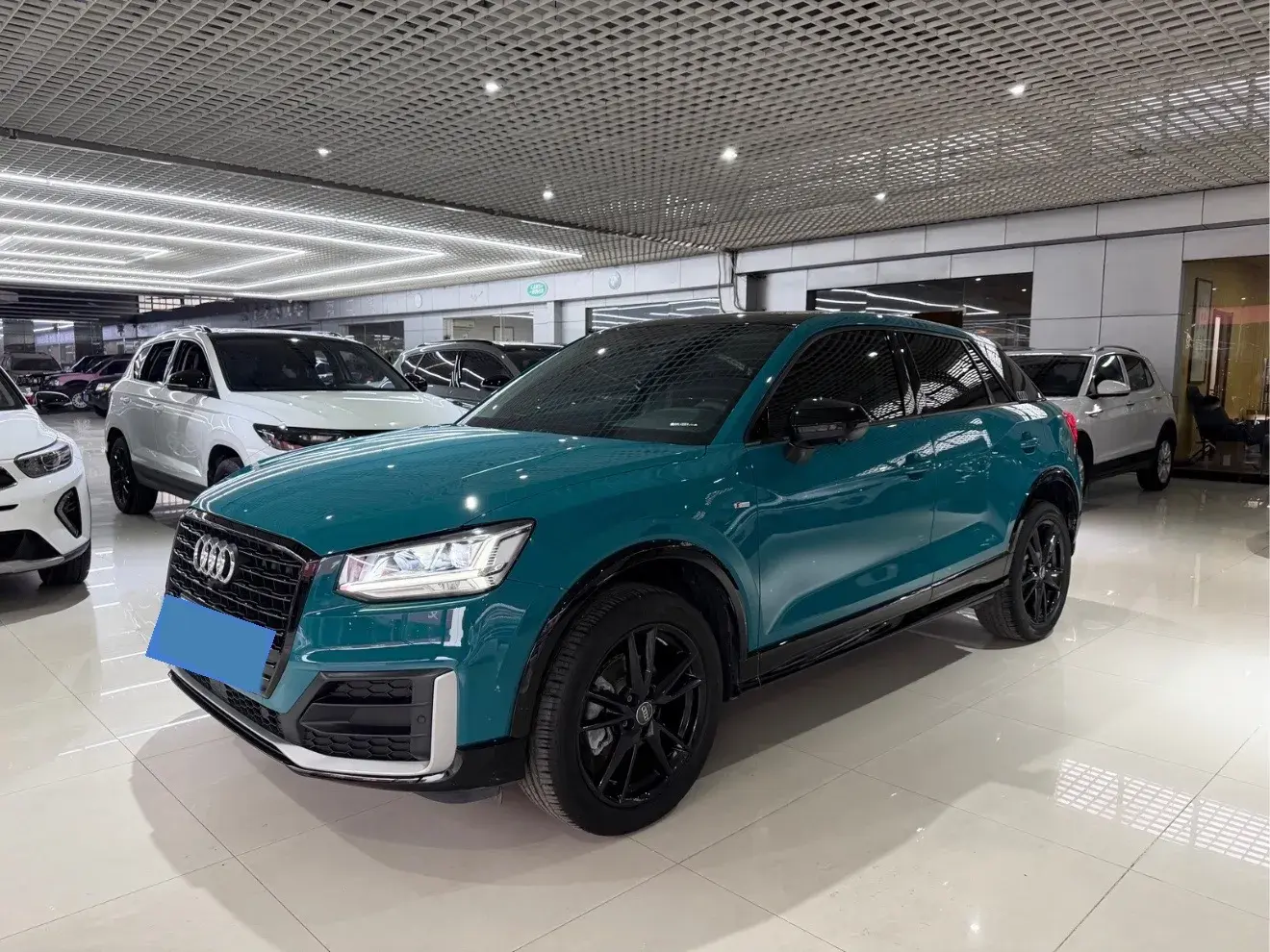 2022 AUDI Q2L view 1