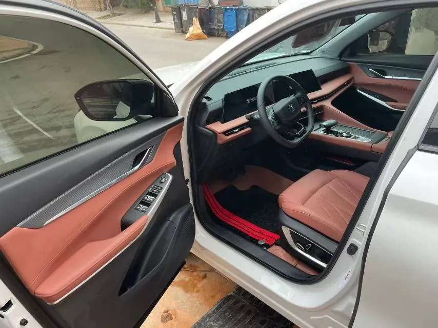 2025 ChangAn CS75 Plus 1.5T 188HP L4 8AT,autocango,china used car exporter,china ev exporter,chinese used car exporter,chinese used ev exporter