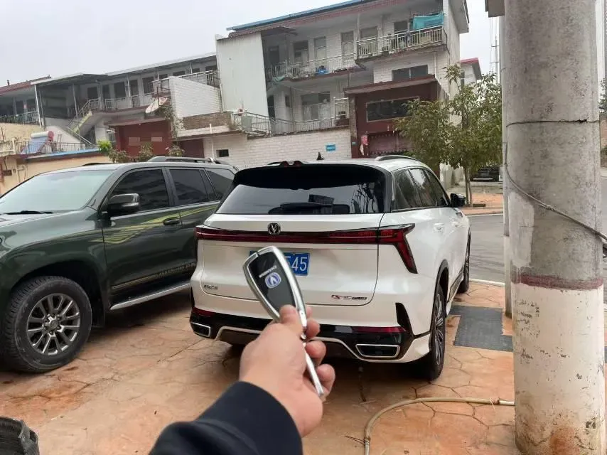2025 ChangAn CS75 Plus 1.5T 188HP L4 8AT,autocango,china used car exporter,china ev exporter,chinese used car exporter,chinese used ev exporter