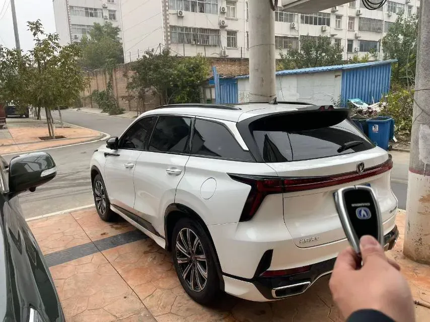 2025 ChangAn CS75 Plus 1.5T 188HP L4 8AT,autocango,china used car exporter,china ev exporter,chinese used car exporter,chinese used ev exporter