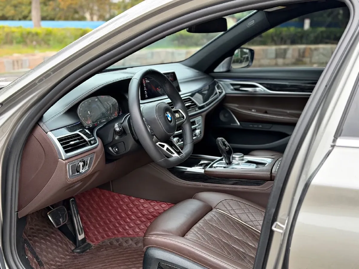 2019 BMW 7 Series 3.0T 340HP L6 8AT,autocango,china used car exporter,china ev exporter,chinese used car exporter,chinese used ev exporter