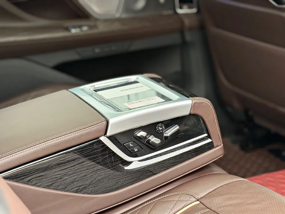 2019 BMW 7 Series 3.0T 340HP L6 8AT,autocango,china used car exporter,china ev exporter,chinese used car exporter,chinese used ev exporter