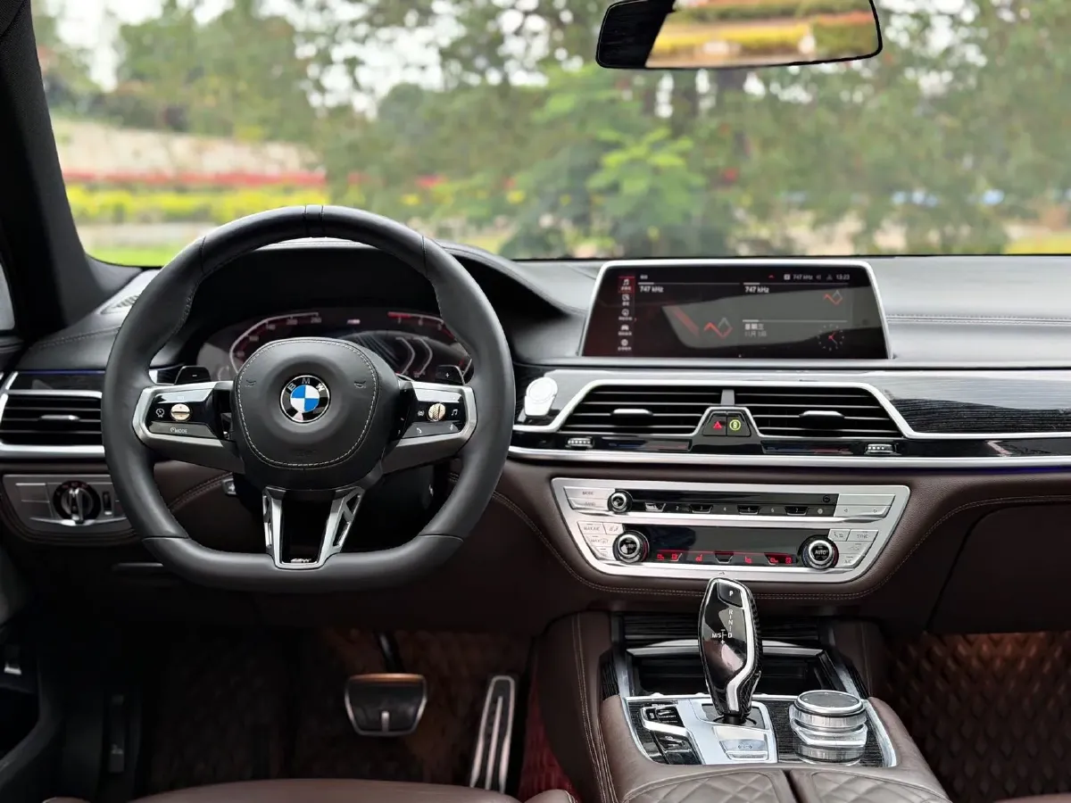 2019 BMW 7 Series 3.0T 340HP L6 8AT,autocango,china used car exporter,china ev exporter,chinese used car exporter,chinese used ev exporter