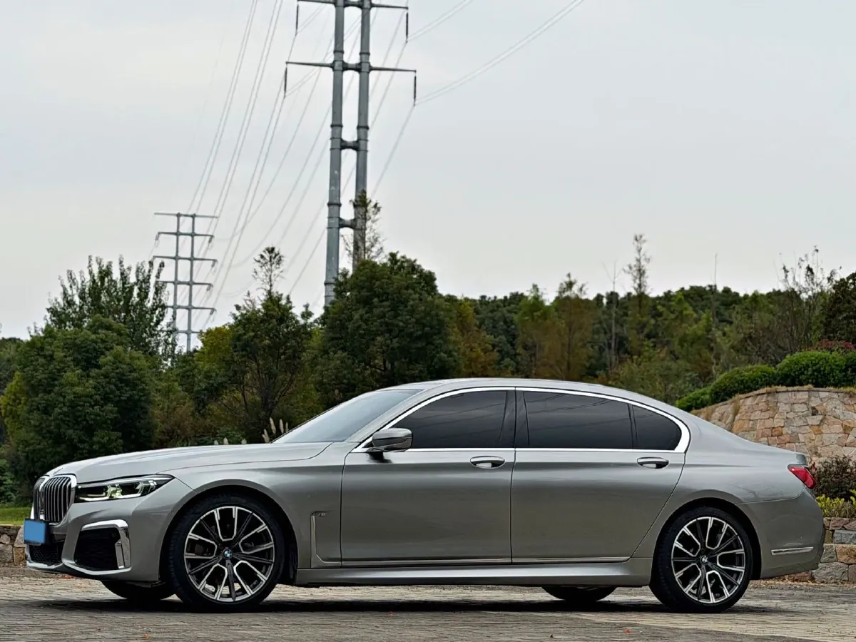 2019 BMW 7 Series 3.0T 340HP L6 8AT,autocango,china used car exporter,china ev exporter,chinese used car exporter,chinese used ev exporter