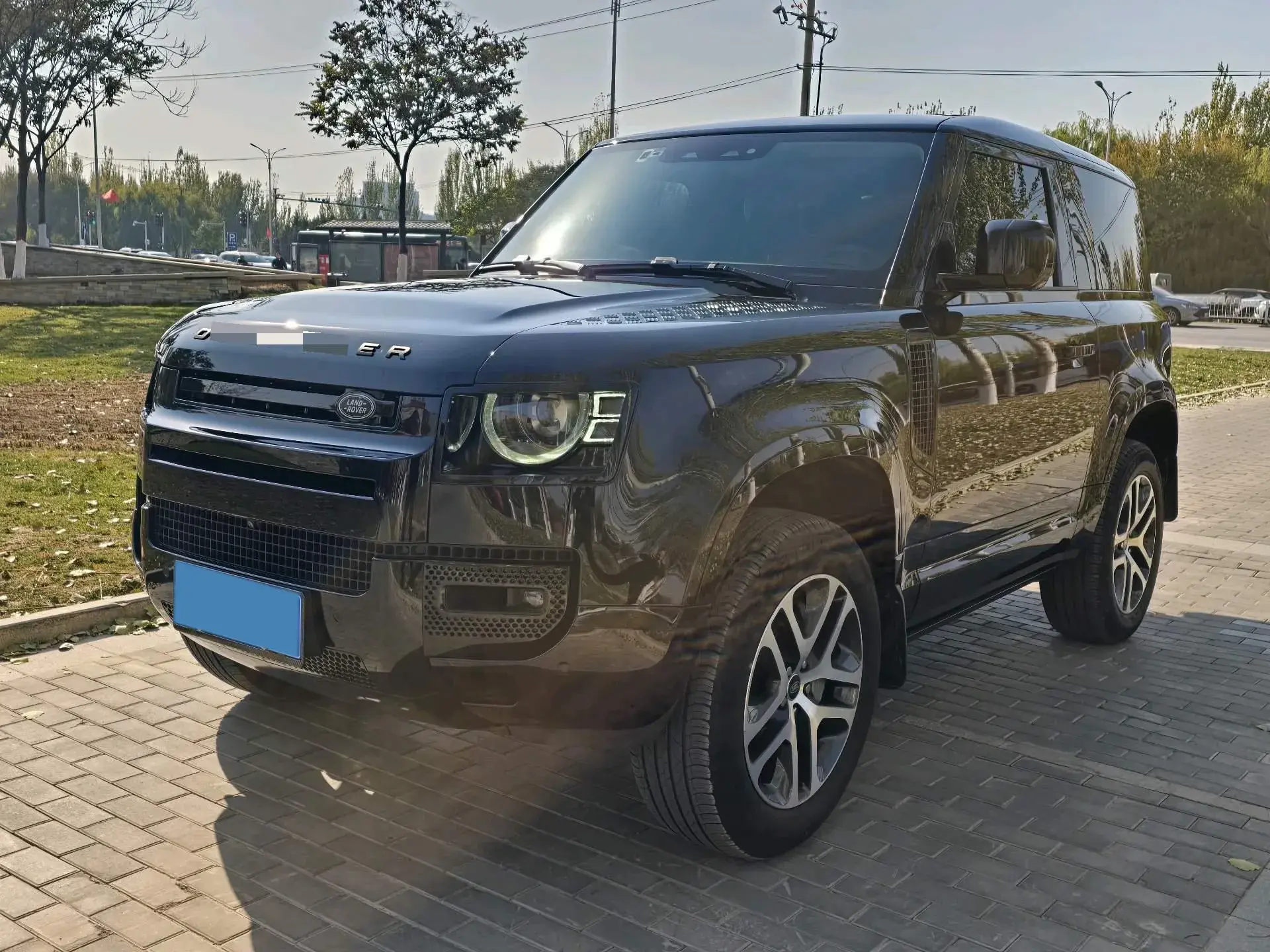 2024 LAND ROVER view 1