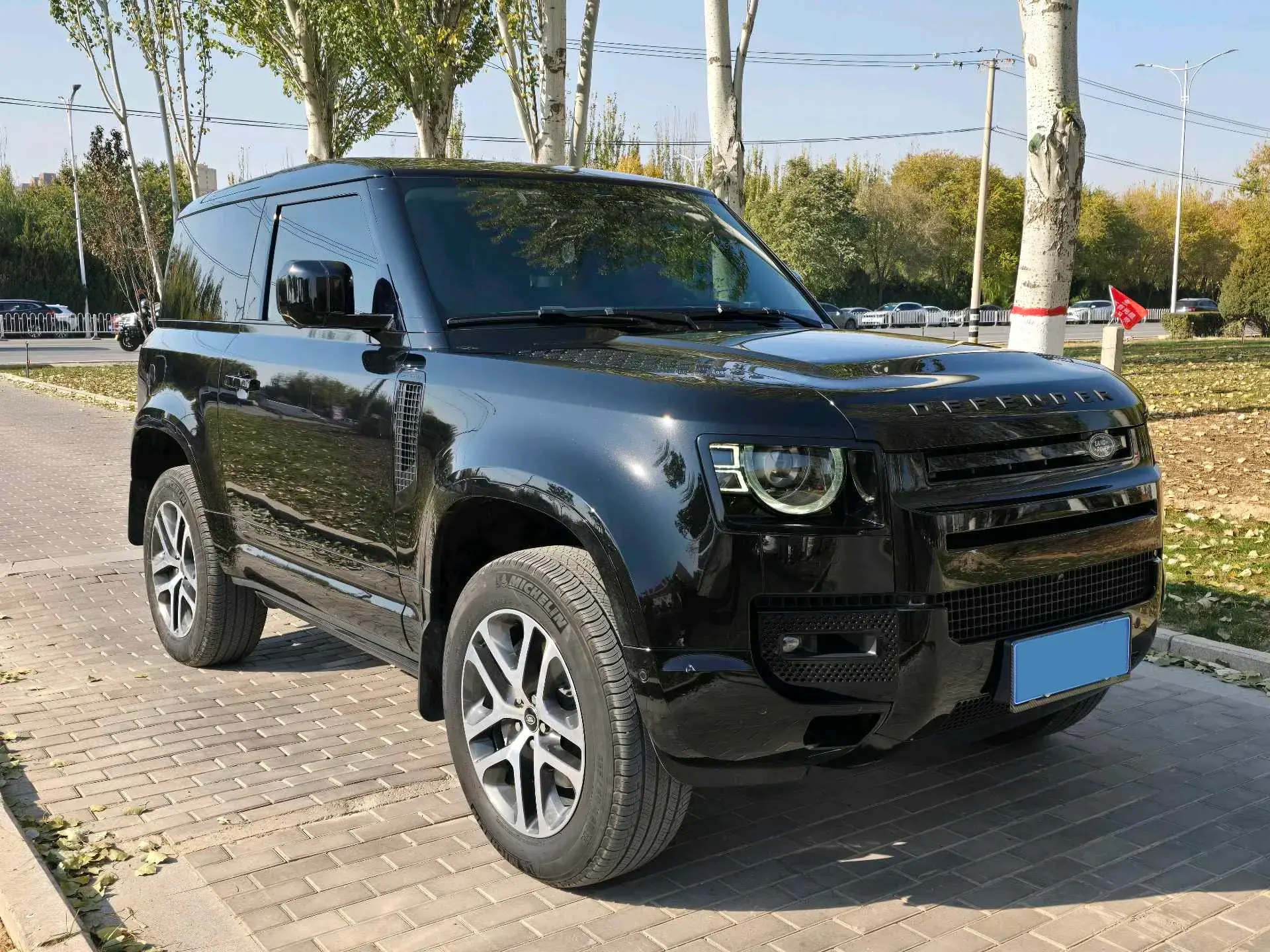 2024 LAND ROVER thumbnail 3