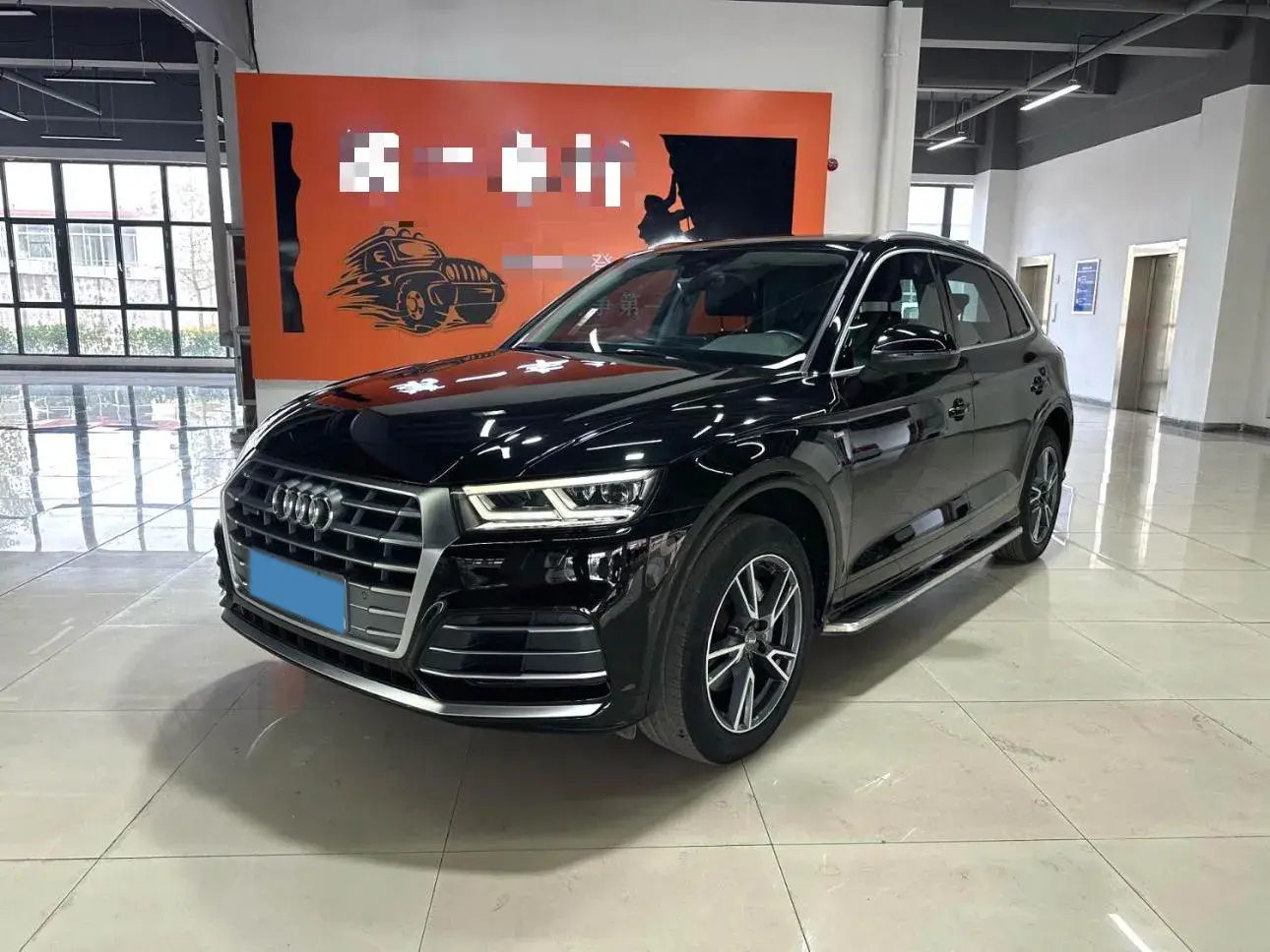 2020 AUDI Q5L view 1