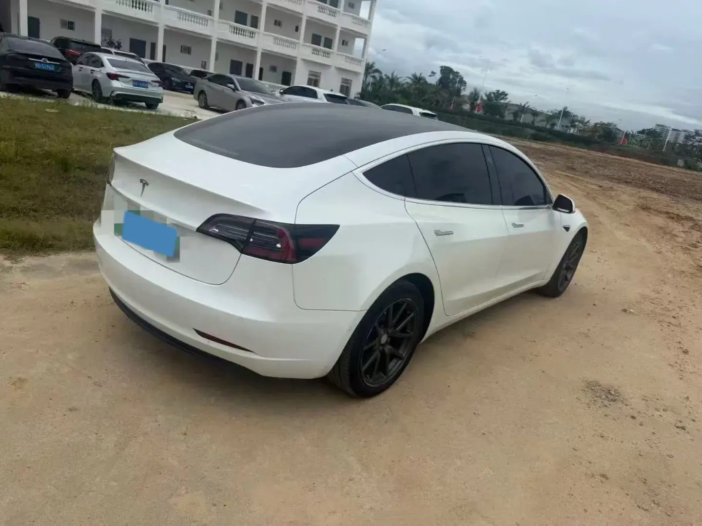 2019 TESLA MODEL thumbnail 2