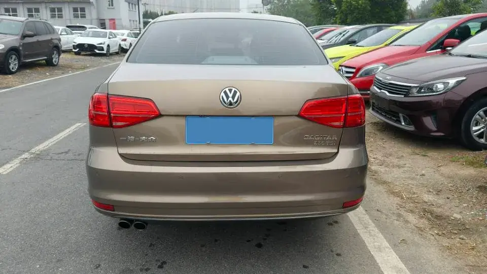 2017 VOLKSWAGEN SAGITAR thumbnail 3