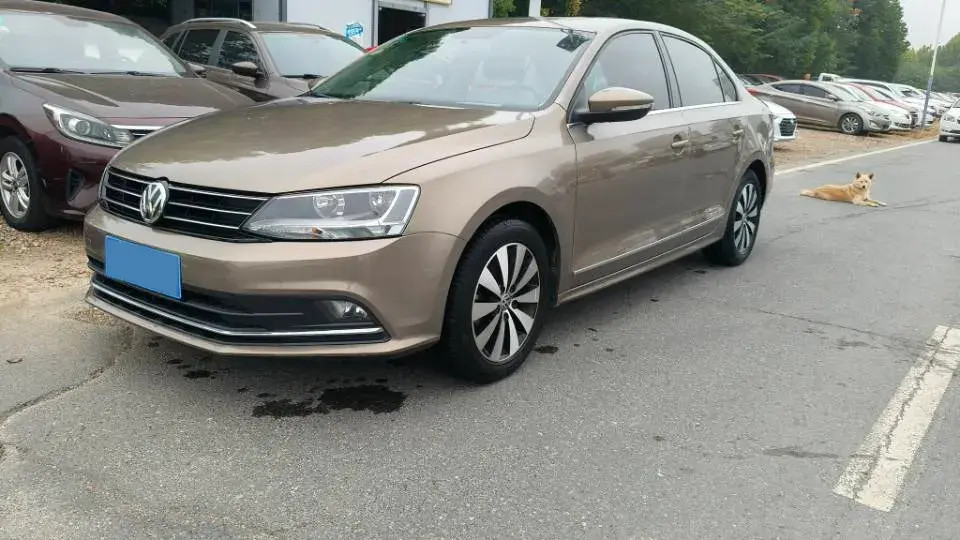 2017 VOLKSWAGEN SAGITAR view 1