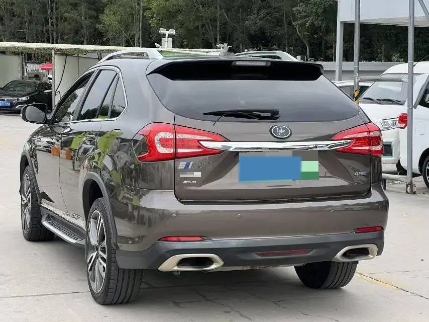 2017 BYD TANG thumbnail 4