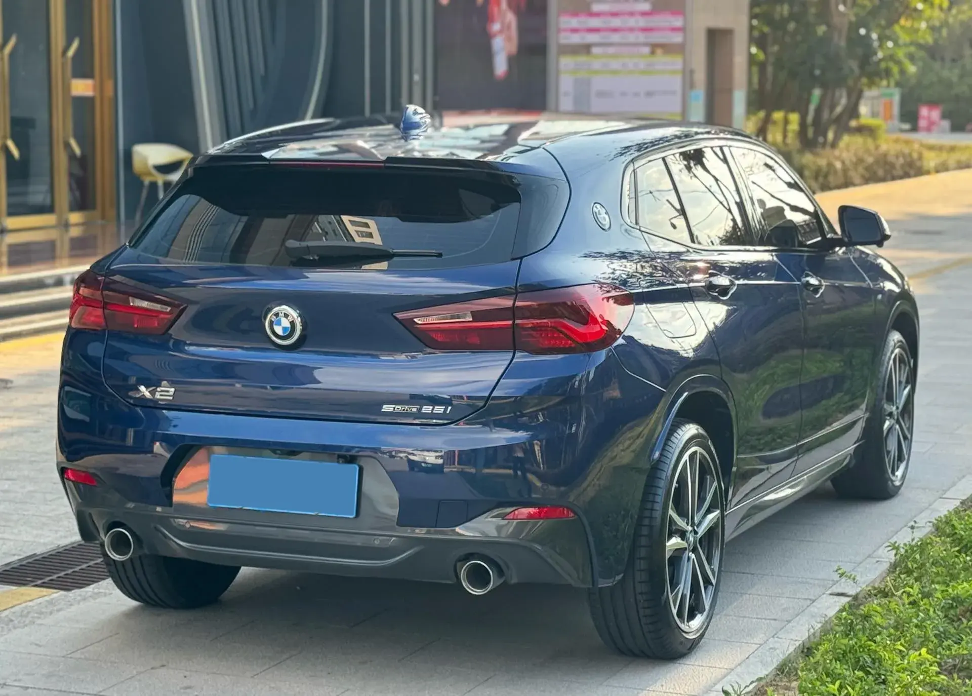 2021 BMW X2 thumbnail 4
