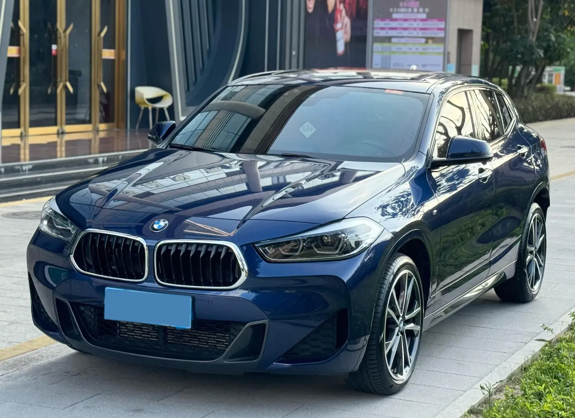 2021 BMW X2 view 1