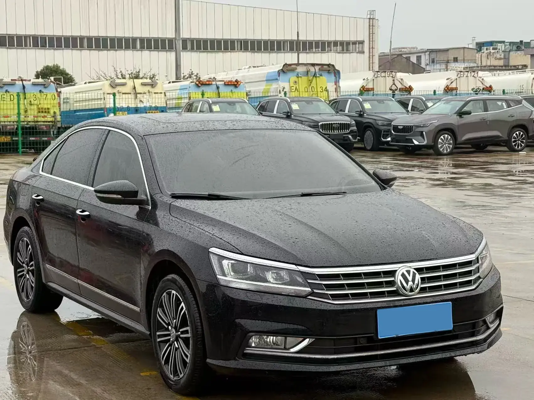 2017 VOLKSWAGEN PASSAT thumbnail 3