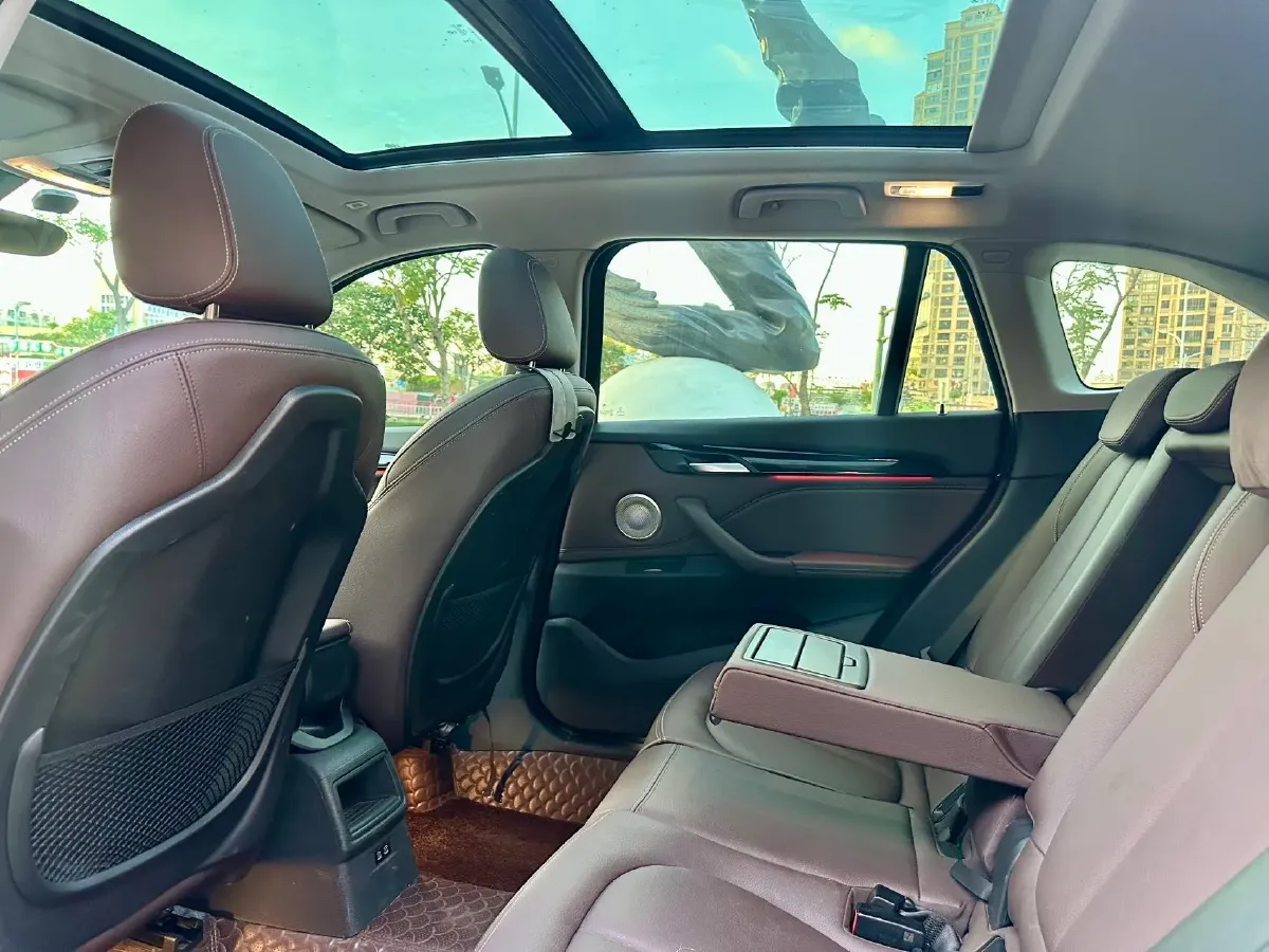 2022 BMW X1 1.5T 140HP L3 7DCT,autocango,china used car exporter,china ev exporter,chinese used car exporter,chinese used ev exporter