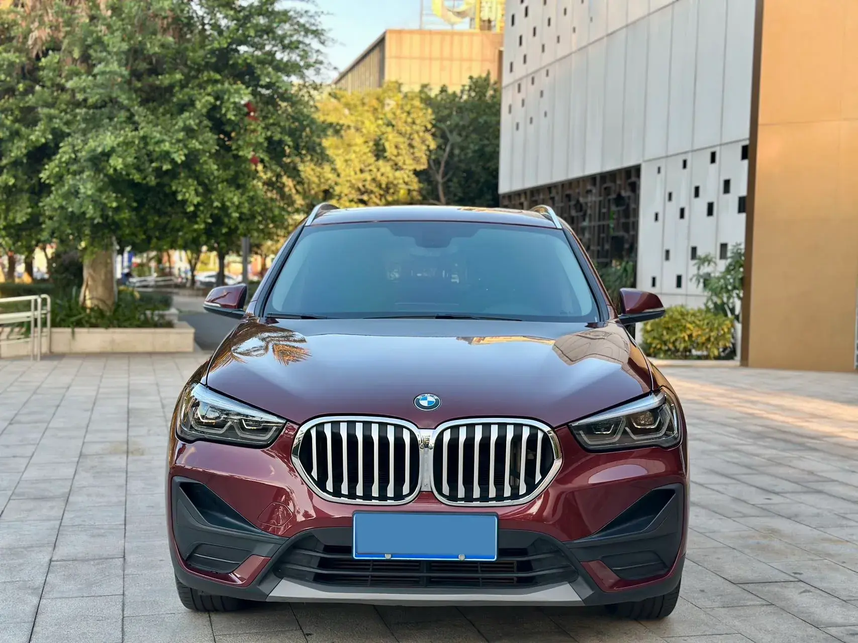 2022 BMW X1 thumbnail 2