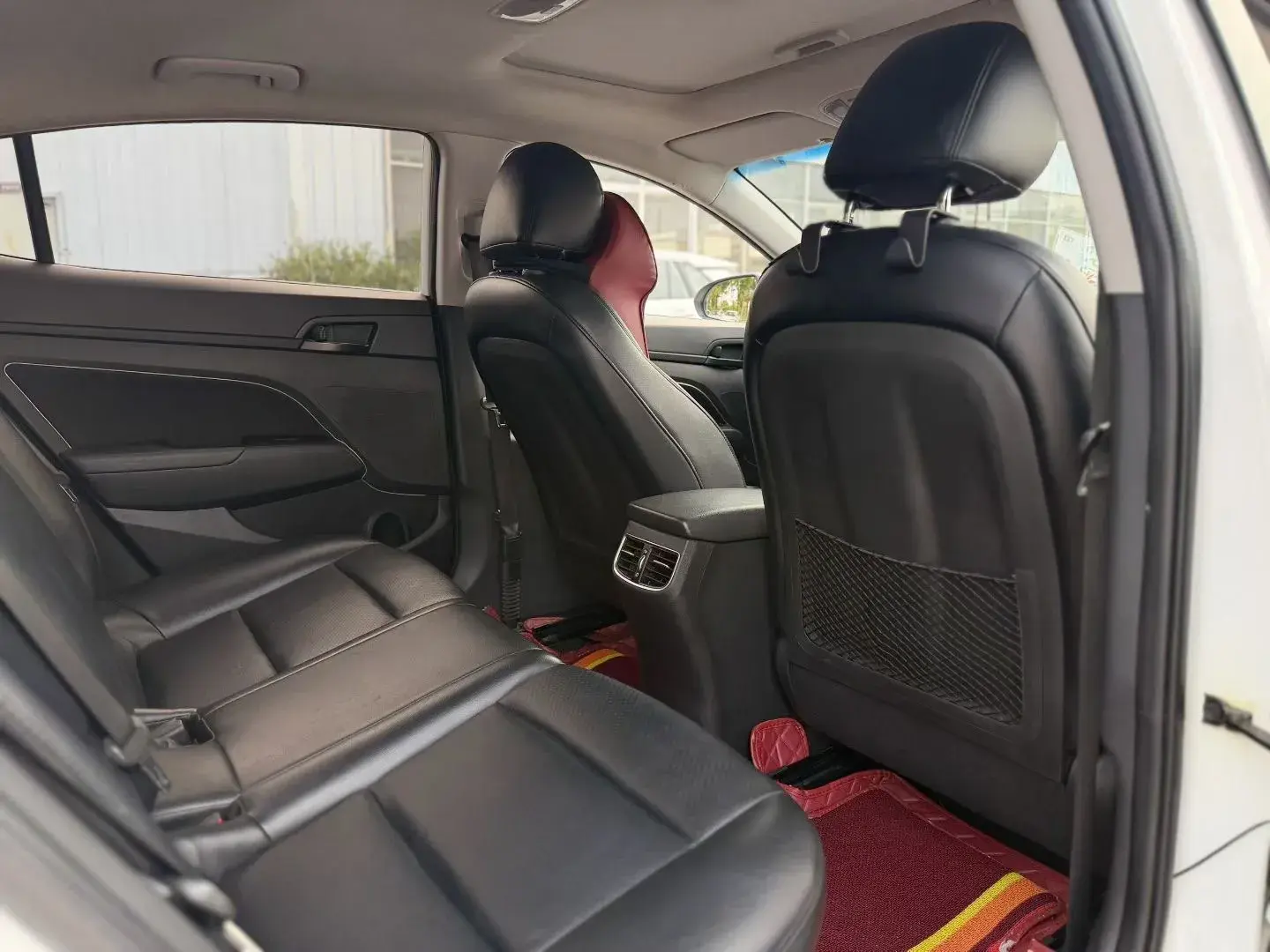 2018 HYUNDAI ELANTRA thumbnail 4