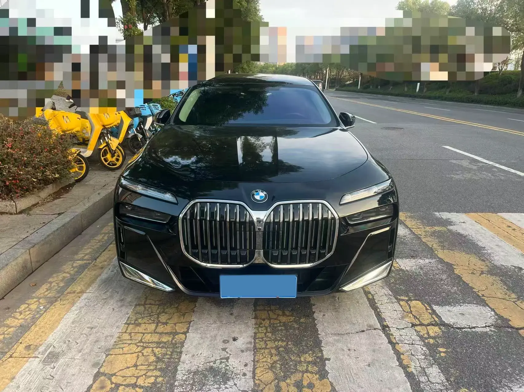 2023 BMW 7 thumbnail 2