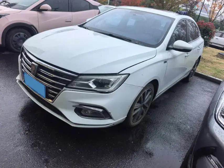 2019 ROEWE I5 view 1