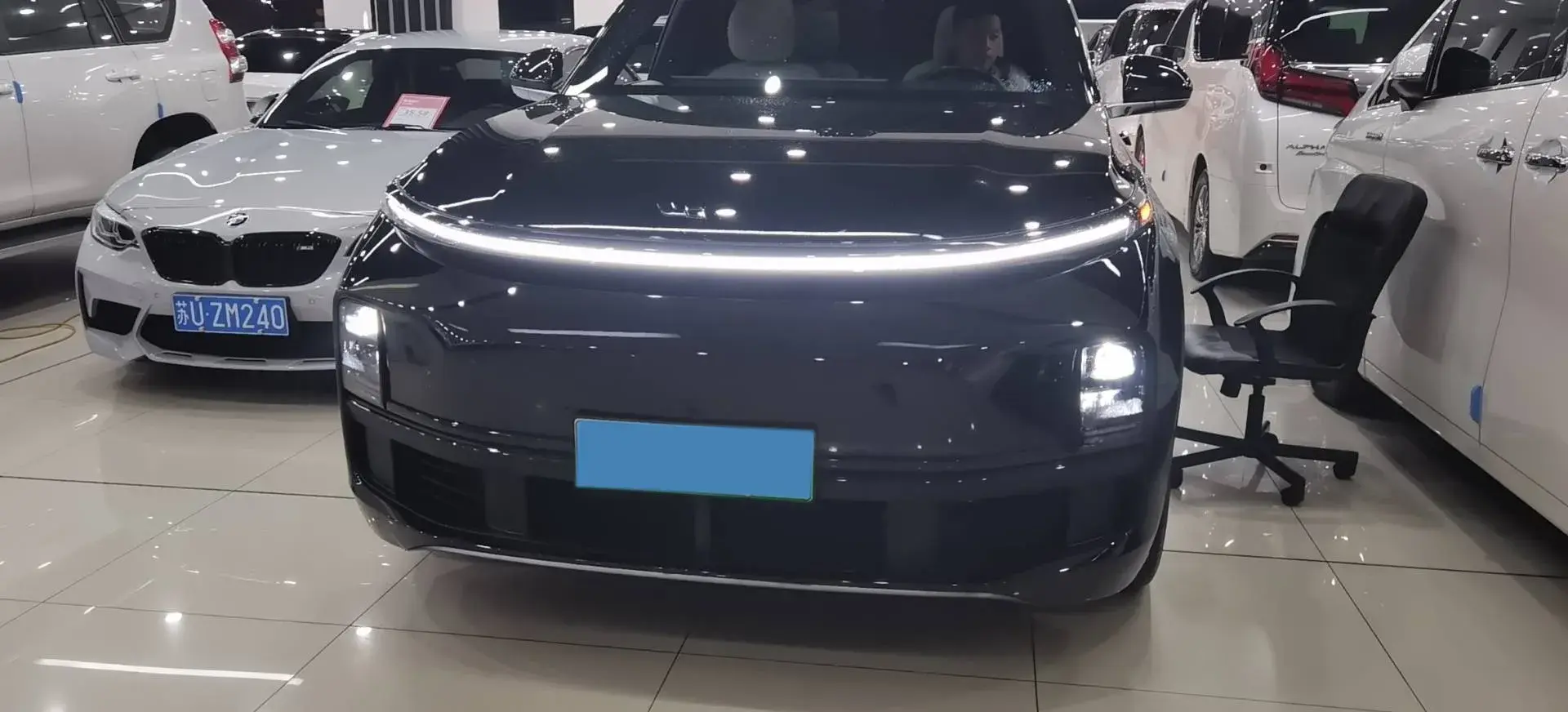 2024 LI L9 thumbnail 2