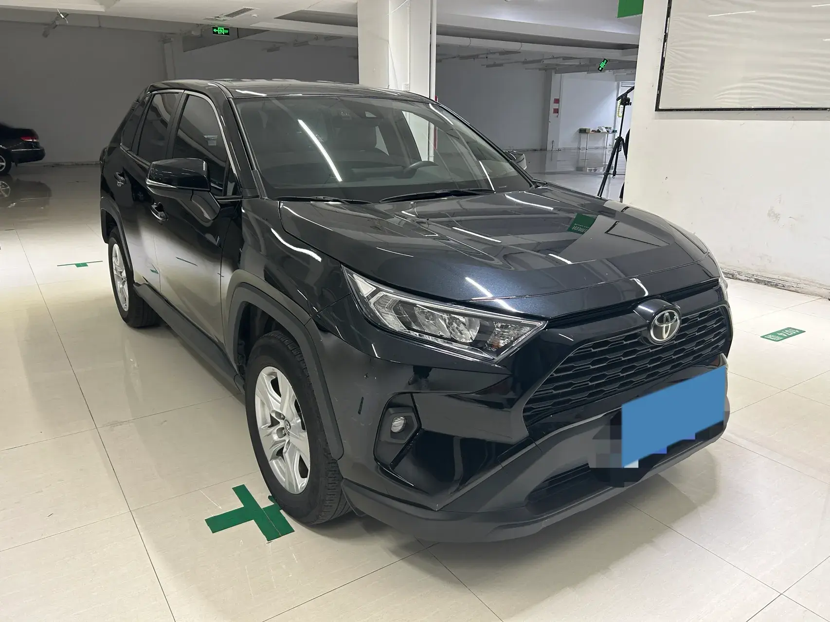 2023 TOYOTA RAV4 thumbnail 2