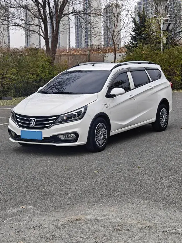 2017 BAOJUN 310W view 1