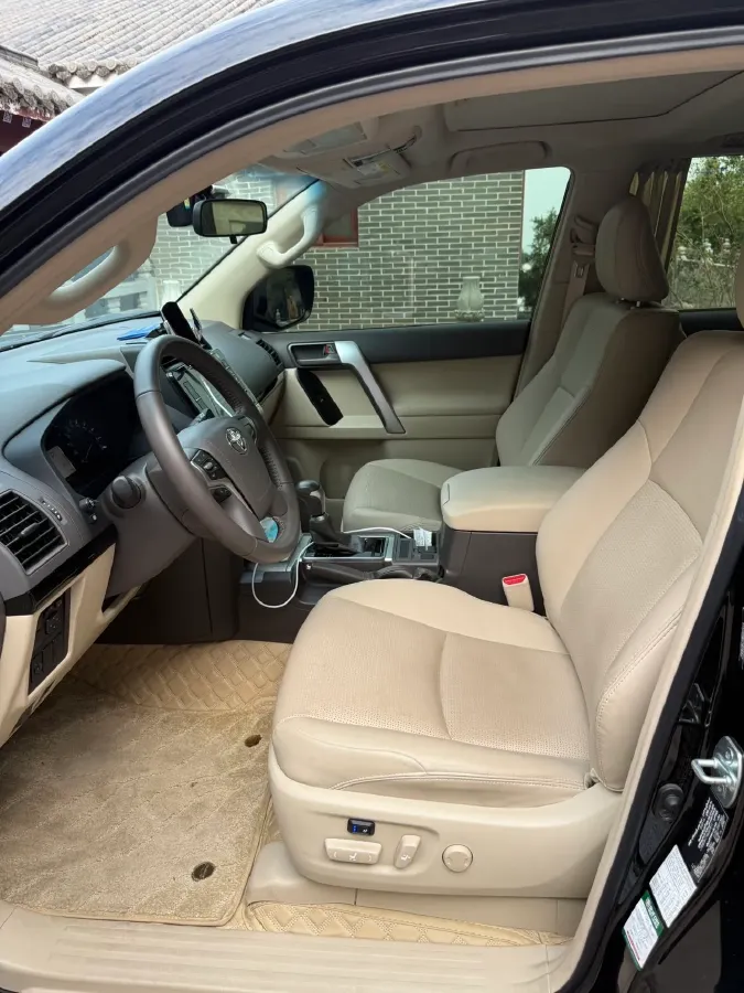 2023 Iveco DeYi 2.5T 122HP L4 6AT,autocango,china used car exporter,china ev exporter,chinese used car exporter,chinese used ev exporter