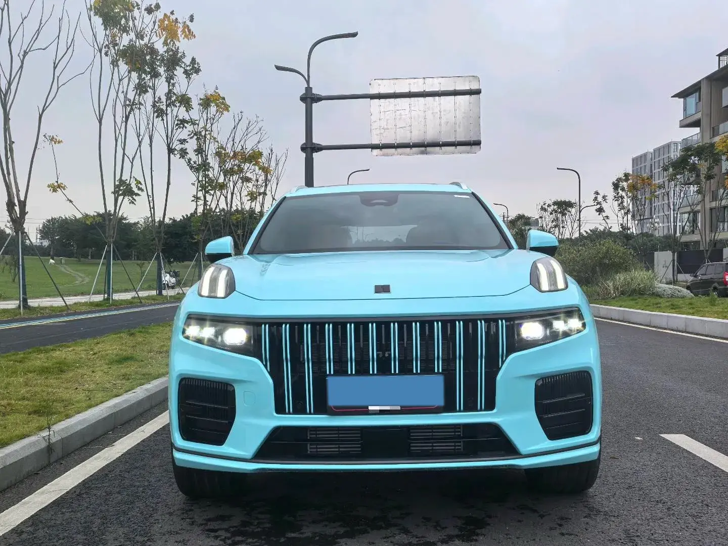 2024 LYNK&CO 09 thumbnail 2