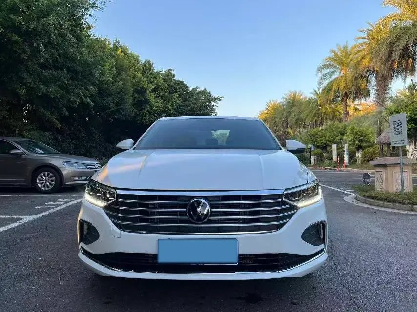 2023 VOLKSWAGEN LAVIDA thumbnail 2