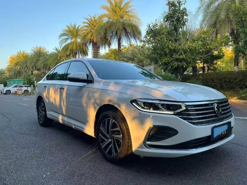 2023 VOLKSWAGEN LAVIDA thumbnail 3