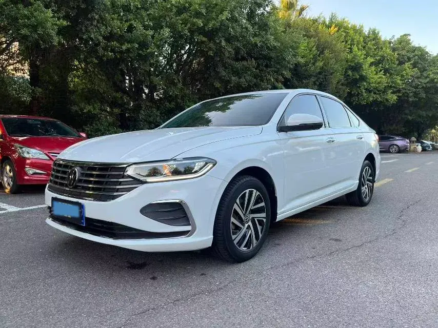 2023 VOLKSWAGEN LAVIDA view 1