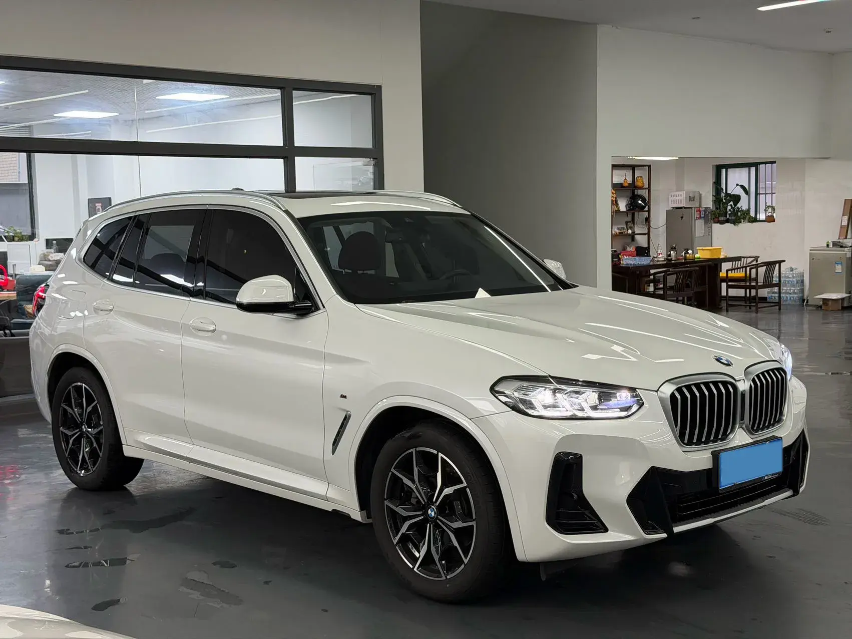 2022 BMW X3 thumbnail 3