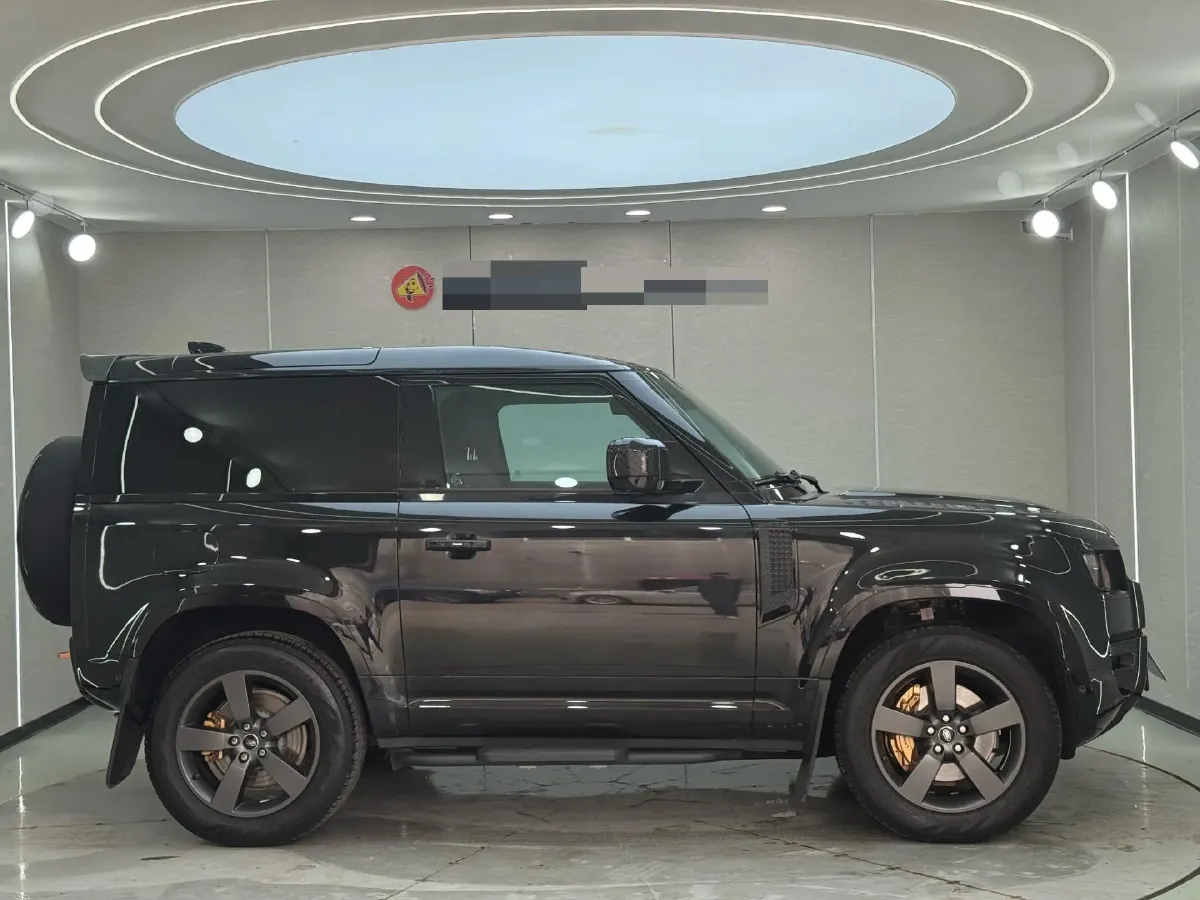 2023 Land Rover Defender 3.0T 400HP L6 8AT,autocango,china used car exporter,china ev exporter,chinese used car exporter,chinese used ev exporter
