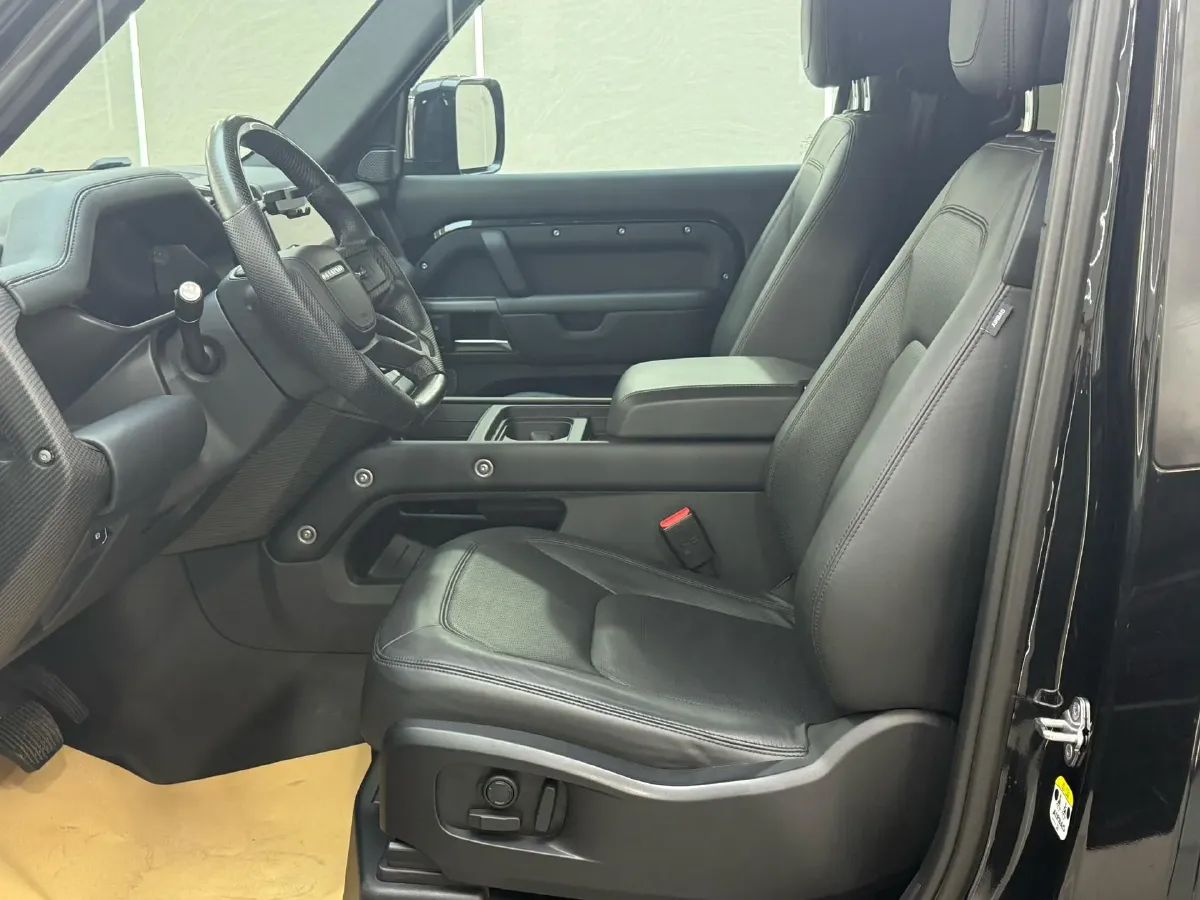 2023 Land Rover Defender 3.0T 400HP L6 8AT,autocango,china used car exporter,china ev exporter,chinese used car exporter,chinese used ev exporter