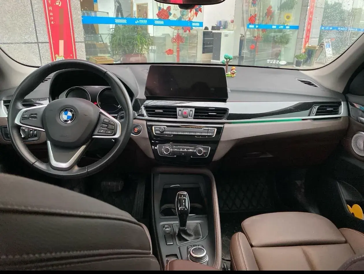 2022 BMW X1 thumbnail 4