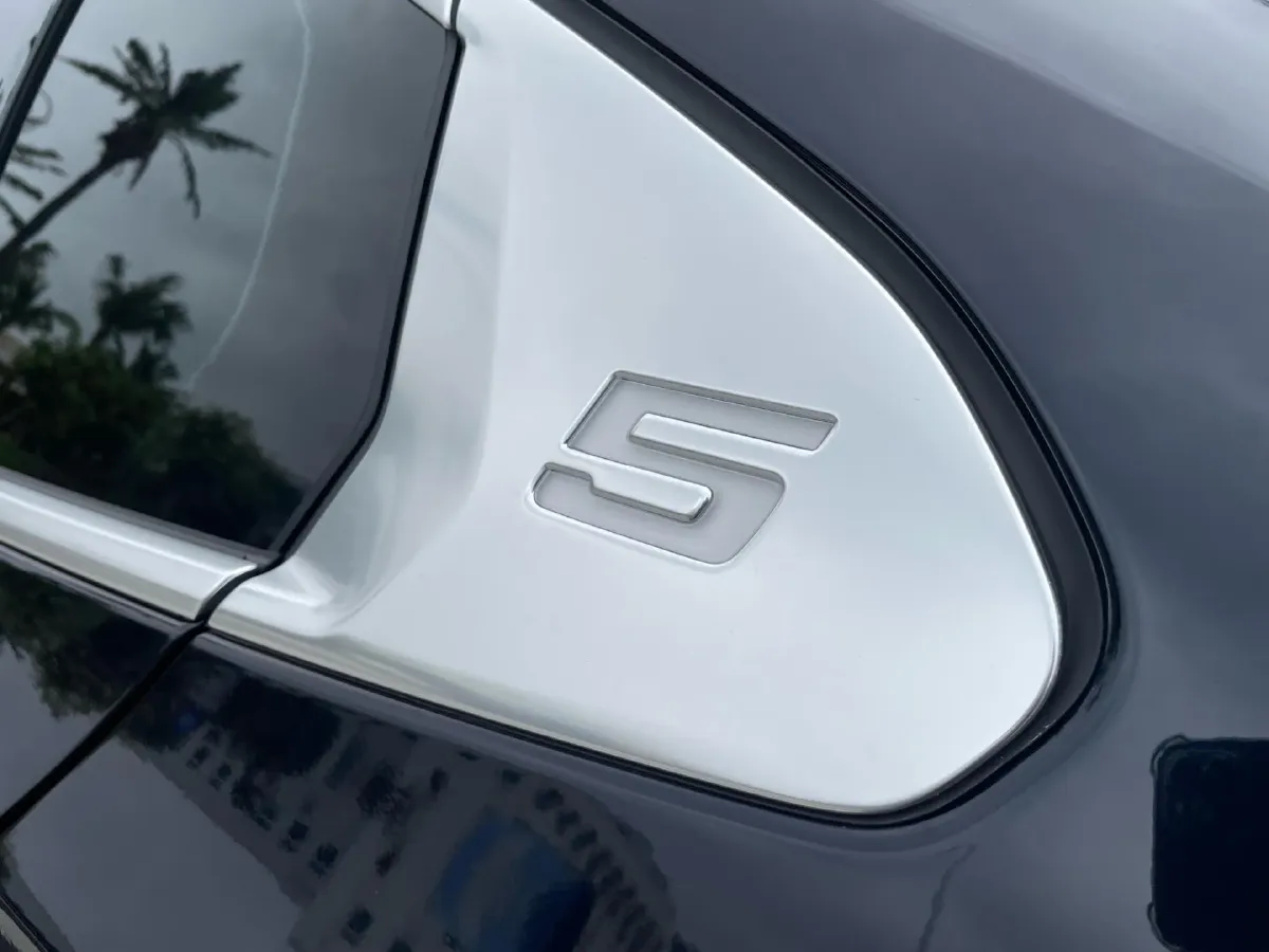 2025 BMW 5 Series 2.0T 258HP L4 8AT,autocango,china used car exporter,china ev exporter,chinese used car exporter,chinese used ev exporter