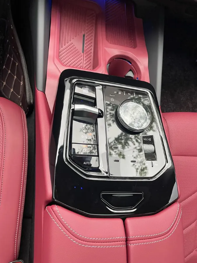 2025 BMW 5 Series 2.0T 258HP L4 8AT,autocango,china used car exporter,china ev exporter,chinese used car exporter,chinese used ev exporter