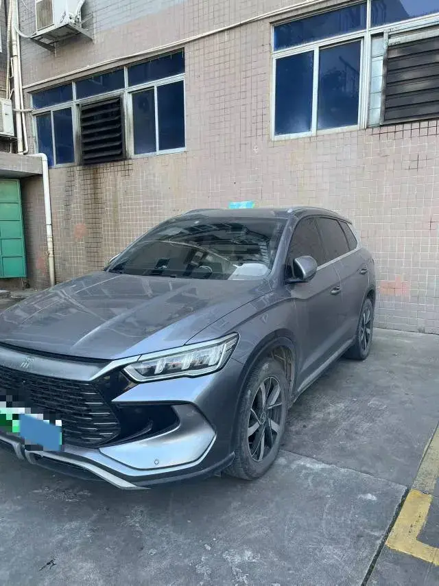 2023 BYD SONG view 1