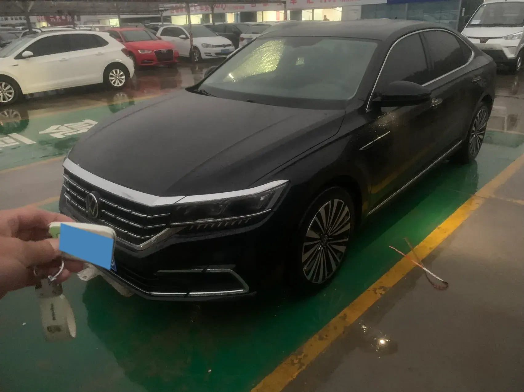 2021 VOLKSWAGEN PASSAT view 1