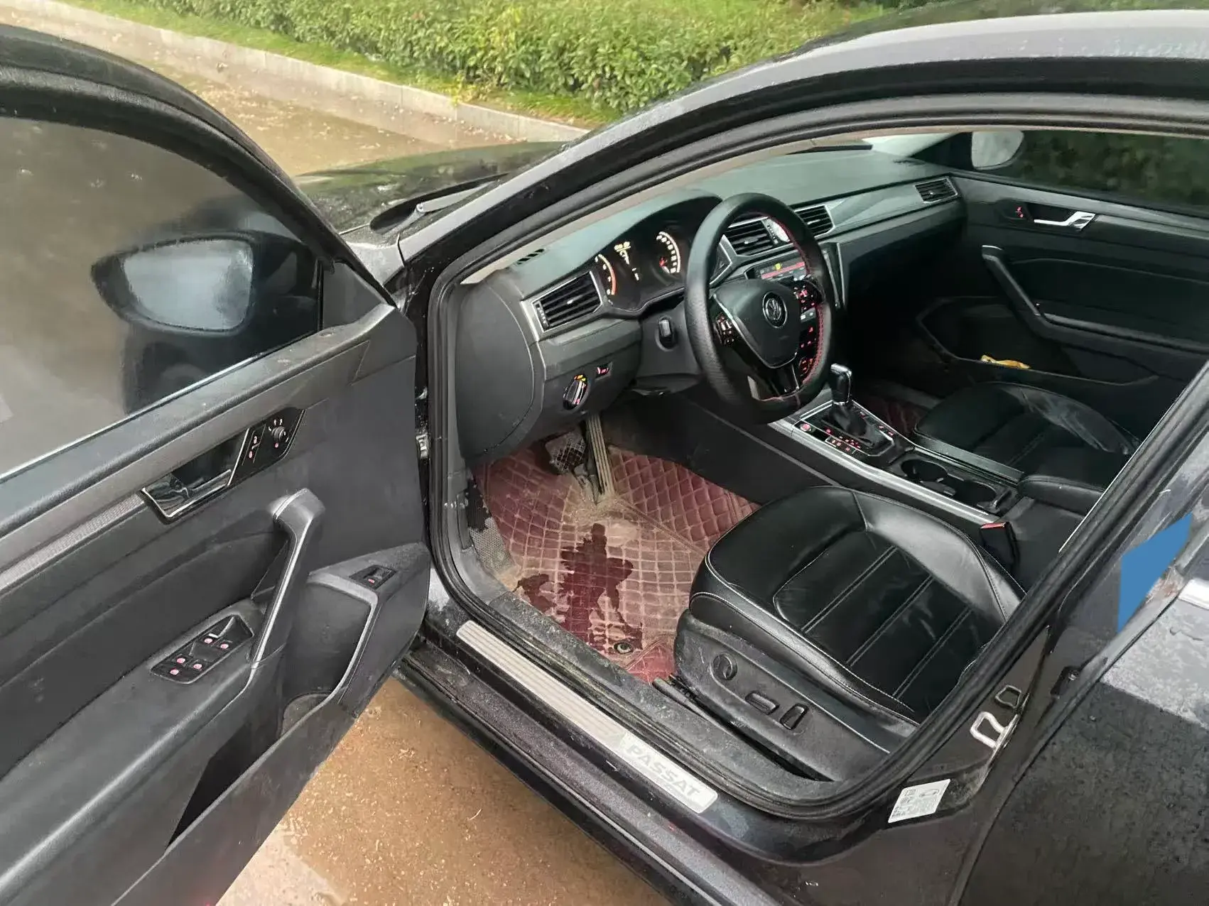 2017 VOLKSWAGEN PASSAT thumbnail 4