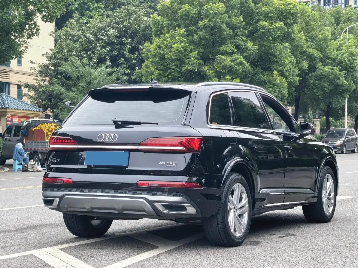 2021 Audi Q7 2.0T 245HP L4 8AT,autocango,china used car exporter,china ev exporter,chinese used car exporter,chinese used ev exporter