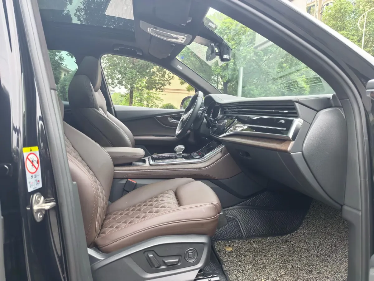 2021 Audi Q7 2.0T 245HP L4 8AT,autocango,china used car exporter,china ev exporter,chinese used car exporter,chinese used ev exporter