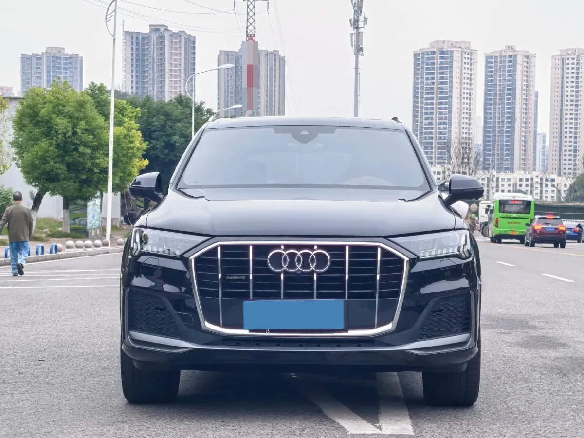 2021 Audi Q7 2.0T 245HP L4 8AT,autocango,china used car exporter,china ev exporter,chinese used car exporter,chinese used ev exporter