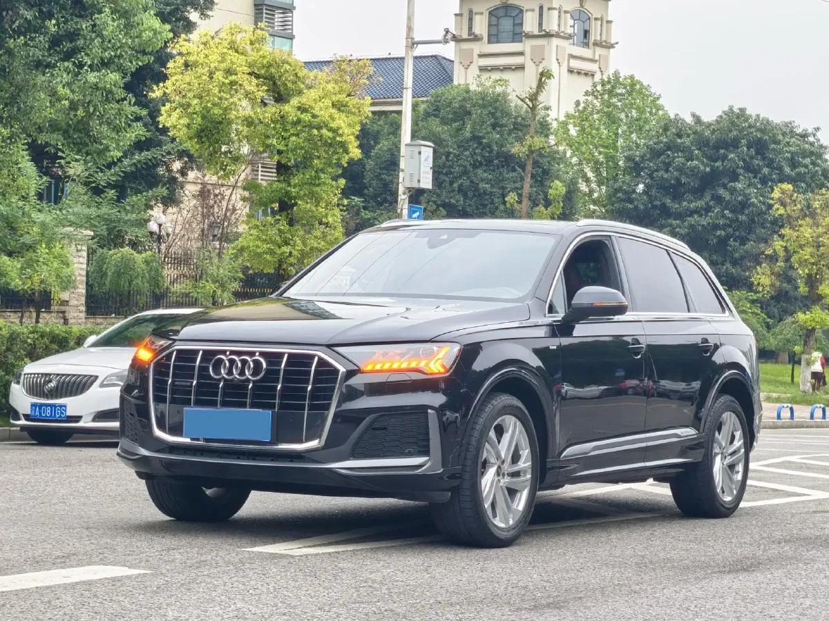 2021 Audi Q7 2.0T 245HP L4 8AT,autocango,china used car exporter,china ev exporter,chinese used car exporter,chinese used ev exporter