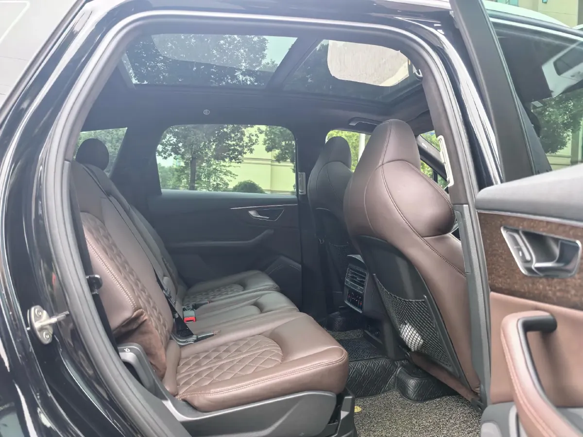 2021 Audi Q7 2.0T 245HP L4 8AT,autocango,china used car exporter,china ev exporter,chinese used car exporter,chinese used ev exporter