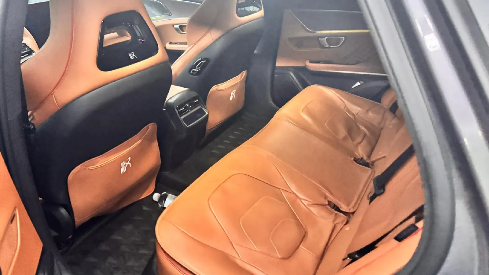 2022 BYD Han 1.5T 139HP L4 E-CVT PHEV 18.3KWH,autocango,china used car exporter,china ev exporter,chinese used car exporter,chinese used ev exporter