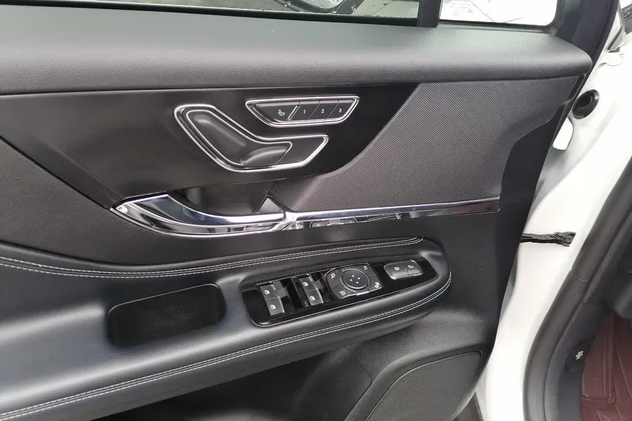 2022 Lincoln Corsair 2.0T 245HP L4 8AT,autocango,china used car exporter,china ev exporter,chinese used car exporter,chinese used ev exporter