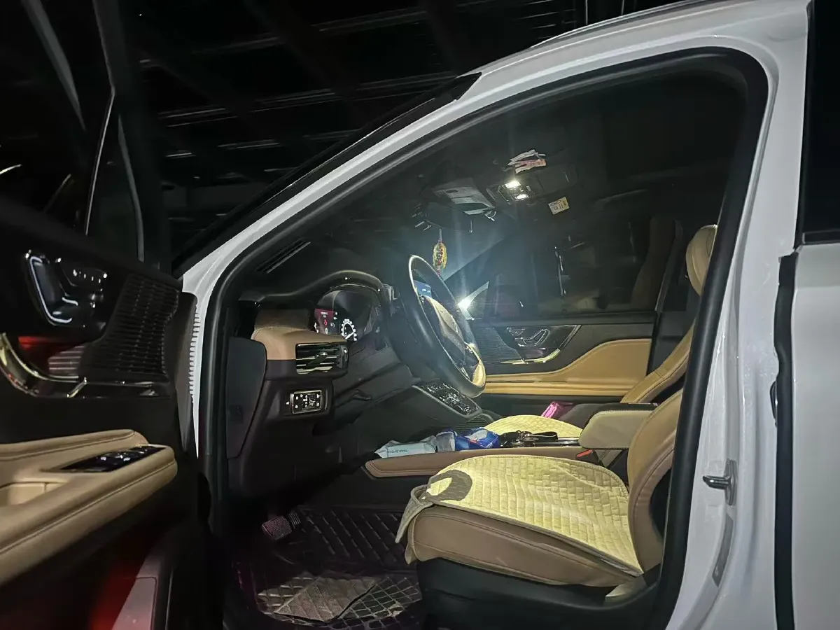 2022 Lincoln Corsair 2.0T 245HP L4 8AT,autocango,china used car exporter,china ev exporter,chinese used car exporter,chinese used ev exporter