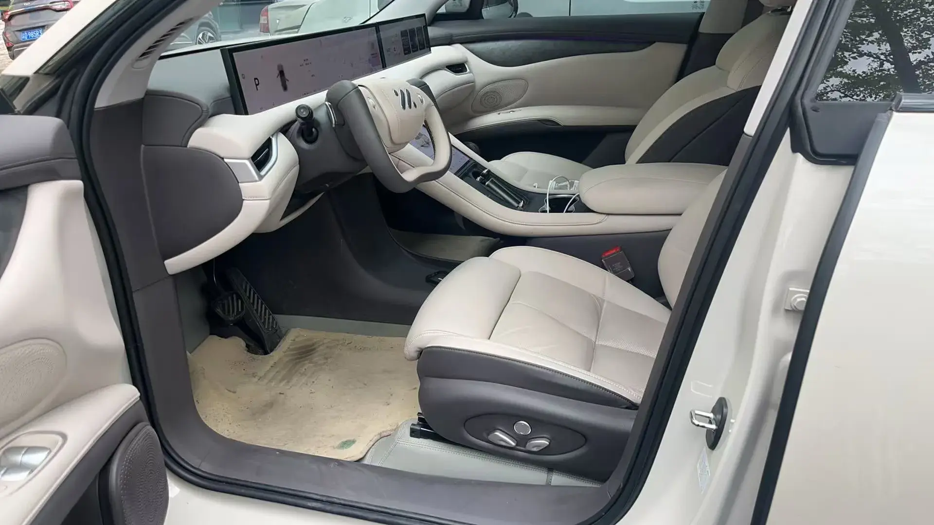 2023 IM LS6 thumbnail 4